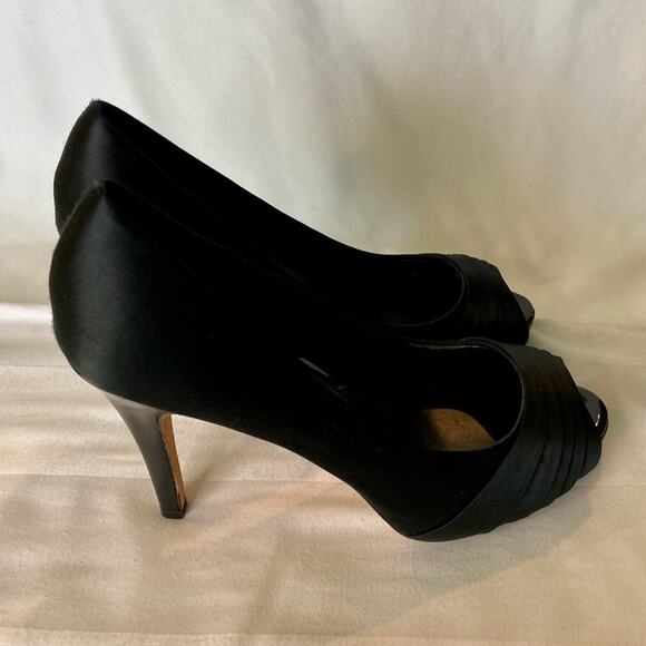 White House Black Market WHBM Jordin Peeptoe Heels Platform Shoe Black Satin 7.5 - Picture 6 of 14
